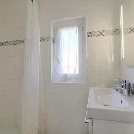 Apartment Convivial Et Calme Proche Parilly Et Gerland Lyon