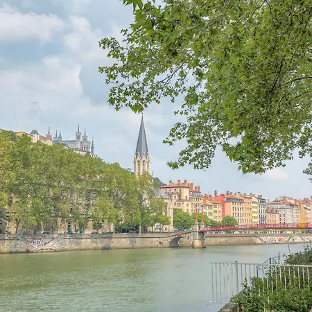 Convivial Et Calme Proche Parilly Et Gerland Apartamento *